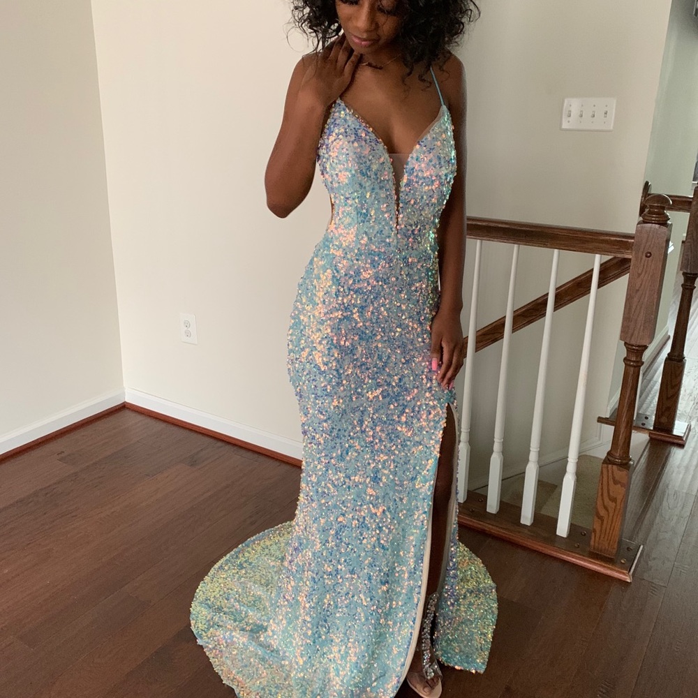 Prom/Formal Dress - Picture 2 of 8